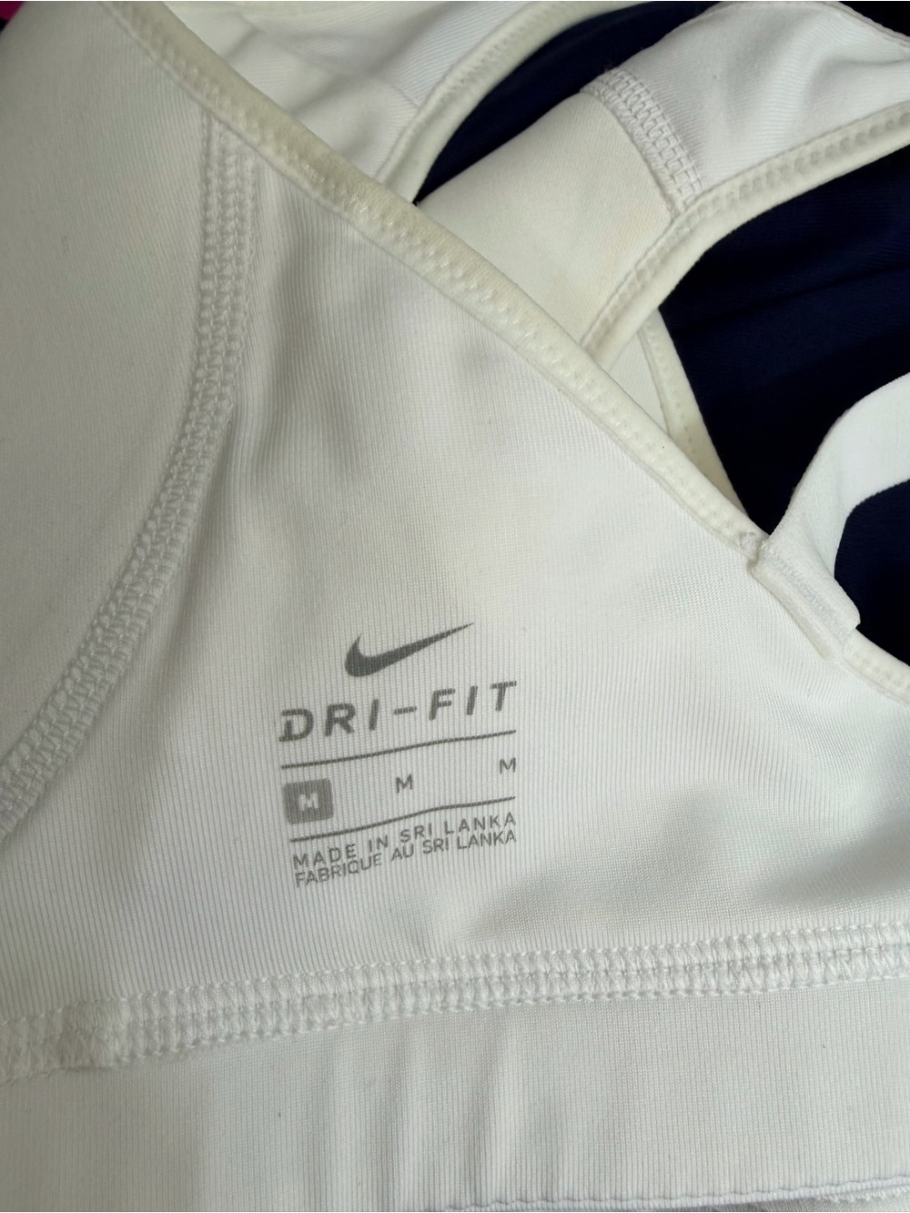 Nike Fit Women’s Size Medium White Race Back Athletic Gym Training Sport Bra - Picture 10 of 10